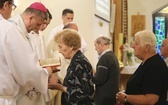 Bp Roman Pindel z chorymi w Polance Górnej - 2019