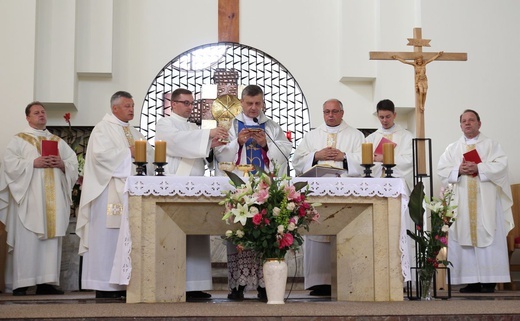 Z Matką Bożą Szkaplerzną u sióstr karmelitanek w Oświęcimiu
