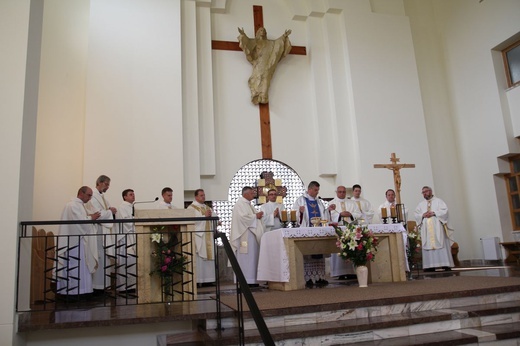 Z Matką Bożą Szkaplerzną u sióstr karmelitanek w Oświęcimiu