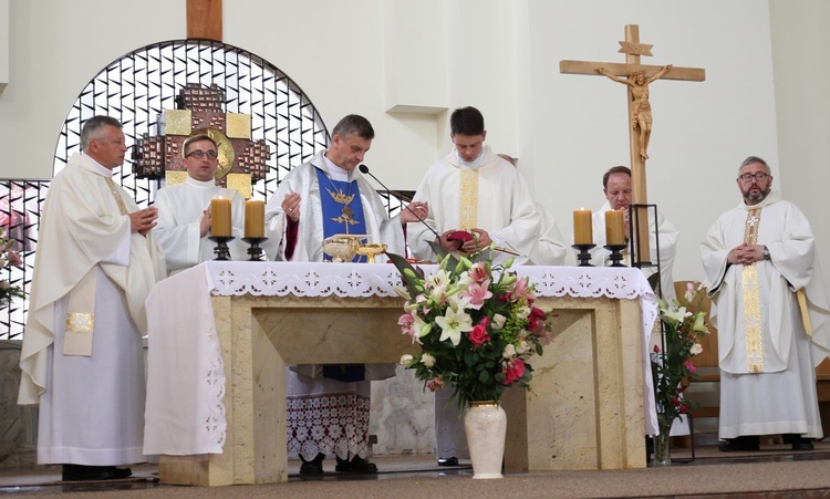 Z Matką Bożą Szkaplerzną u sióstr karmelitanek w Oświęcimiu