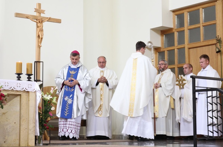 Z Matką Bożą Szkaplerzną u sióstr karmelitanek w Oświęcimiu