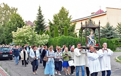 Nie wypadało nie być. Matka Boża Skrzatuska odwiedziła Borne Sulinowo