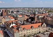 We Wrocławiu w ramach programów rewitalizacyjnych wyremontowano już centrum, zlikwidowano wysypiska śmieci, zrealizowano kilka inicjatyw związanych z zielenią oraz przygotowano wały na wypadek powodzi.