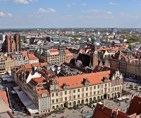 We Wrocławiu w ramach programów rewitalizacyjnych wyremontowano już centrum, zlikwidowano wysypiska śmieci, zrealizowano kilka inicjatyw związanych z zielenią oraz przygotowano wały na wypadek powodzi.