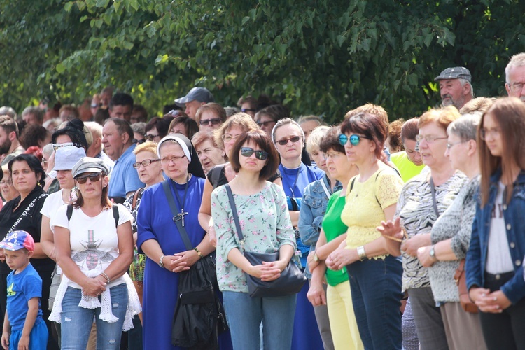 Droga Krzyżowa w Wał Rudzie