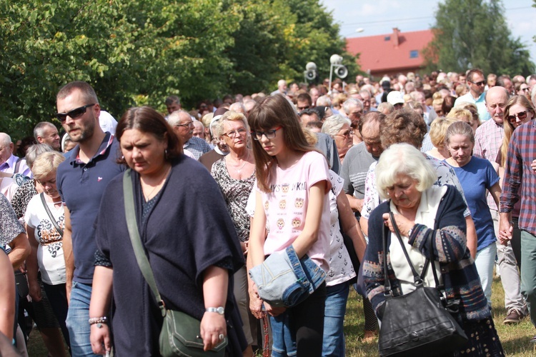 Droga Krzyżowa w Wał Rudzie