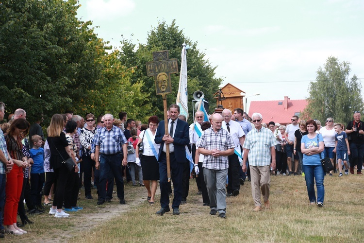 Droga Krzyżowa w Wał Rudzie