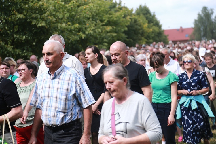 Droga Krzyżowa w Wał Rudzie