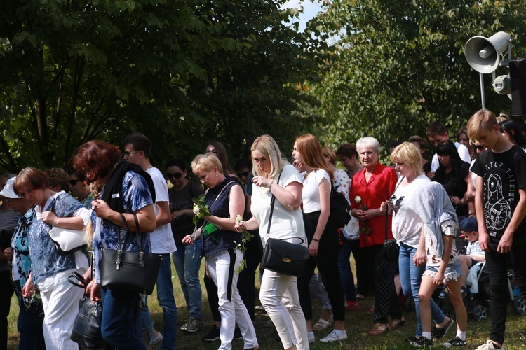 Droga Krzyżowa w Wał Rudzie