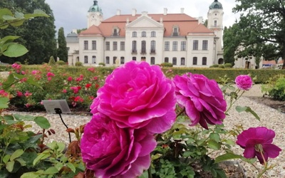 Pałac w Kozłówce czeka na  gości.