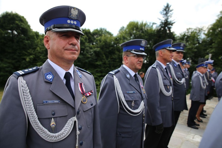 Wojeówdzkie Święto Policji na Świętym Krzyżu