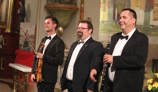 Na koncercie tria Vox Tribus bez bisów i stojącej owacji się nie obyło...