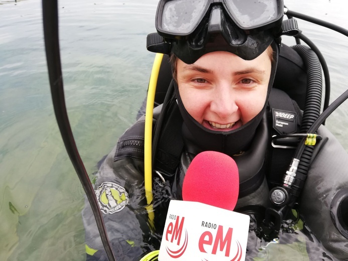 Justyna Stolfik - Binda próbuje swoich sił w nurkowaniu