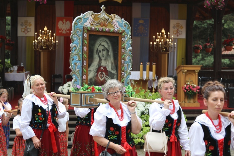 Pielgrzymka kierowców i poświęcenie samochodów w Rychwałdzie - 2019