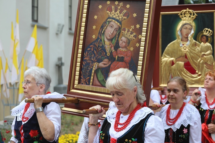 Pielgrzymka kierowców i poświęcenie samochodów w Rychwałdzie - 2019