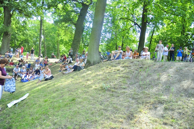 Muzyczne śniadanie na trawie w Skierniewicach