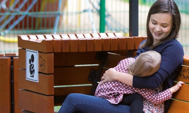 Karolina Roztocka – żona i mama, z zawodu PR-owiec, z zamiłowania działaczka społeczna i wolontariuszka.