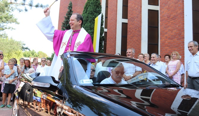 Z Bogiem na drogach -  błogosławieństwo pojazdów w Tychach