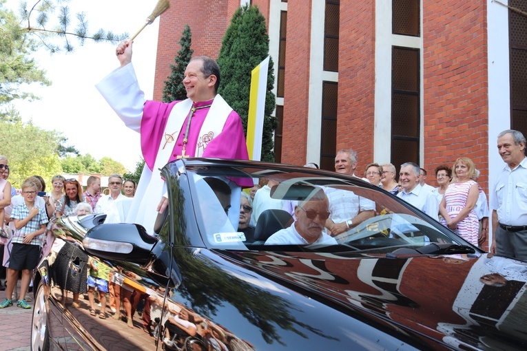 Z Bogiem na drogach -  błogosławieństwo pojazdów w Tychach