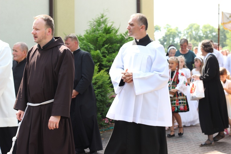 Poświęcenie nowego feretronu Matki Bożej i jubileusz kapłaństwa