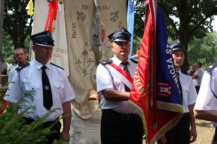 Poświęcenie nowego feretronu Matki Bożej i jubileusz kapłaństwa