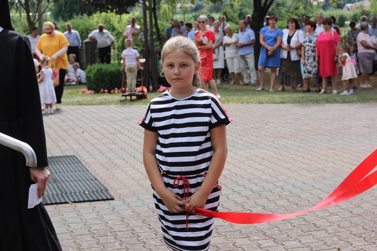 Poświęcenie nowego feretronu Matki Bożej i jubileusz kapłaństwa