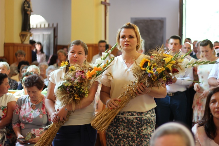 Poświęcenie nowego feretronu Matki Bożej i jubileusz kapłaństwa