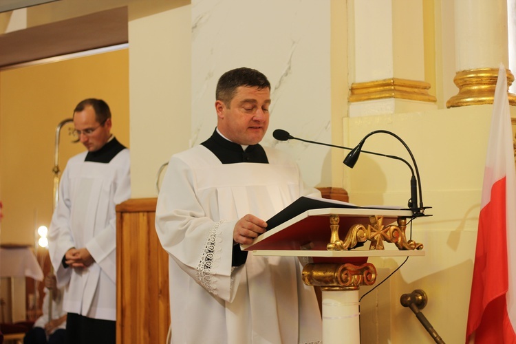 Poświęcenie nowego feretronu Matki Bożej i jubileusz kapłaństwa