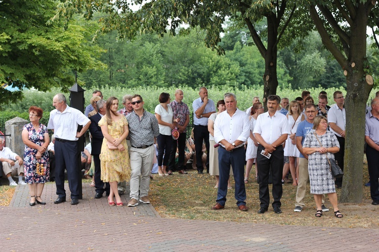 Poświęcenie nowego feretronu Matki Bożej i jubileusz kapłaństwa