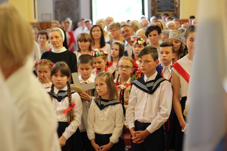 Poświęcenie nowego feretronu Matki Bożej i jubileusz kapłaństwa