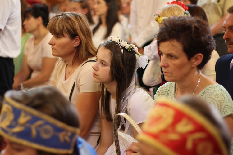 Poświęcenie nowego feretronu Matki Bożej i jubileusz kapłaństwa