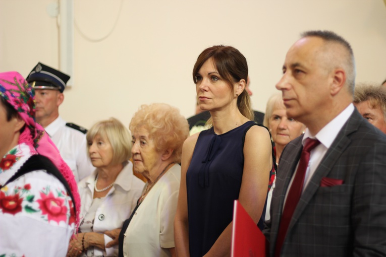 Poświęcenie nowego feretronu Matki Bożej i jubileusz kapłaństwa