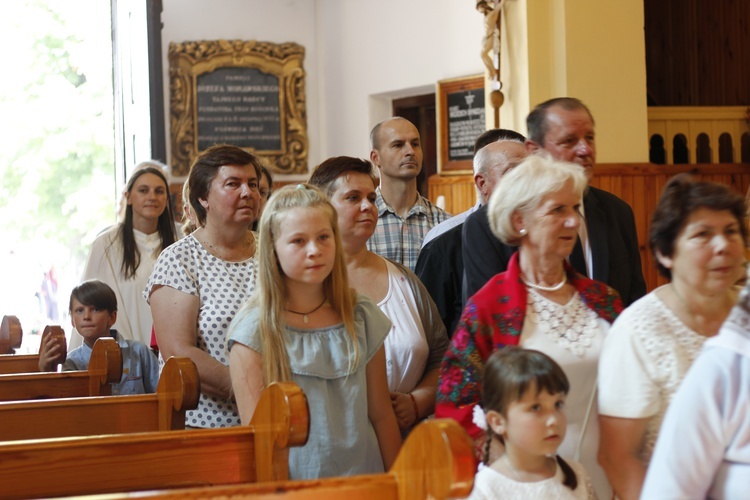 Poświęcenie nowego feretronu Matki Bożej i jubileusz kapłaństwa