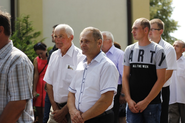 Poświęcenie nowego feretronu Matki Bożej i jubileusz kapłaństwa