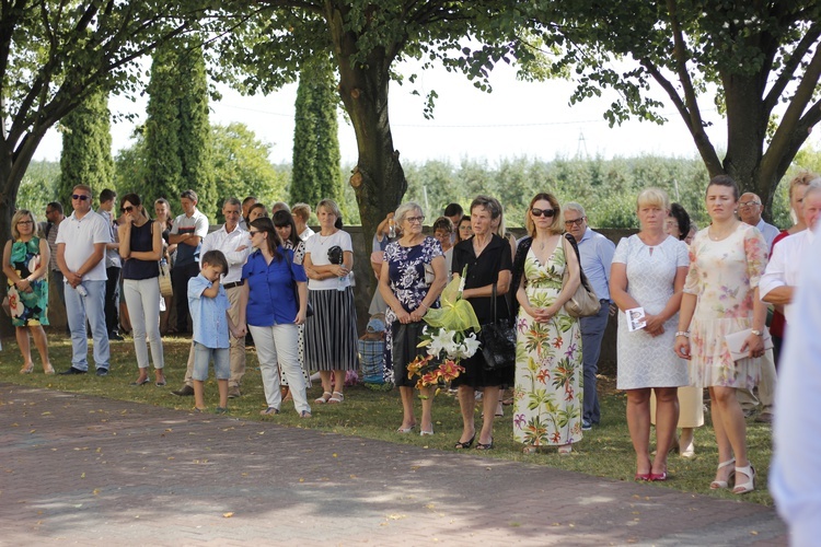 Poświęcenie nowego feretronu Matki Bożej i jubileusz kapłaństwa