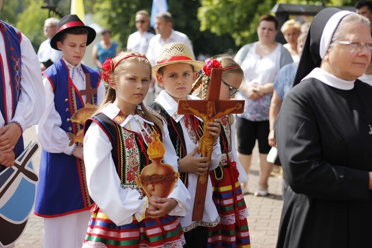 Poświęcenie nowego feretronu Matki Bożej i jubileusz kapłaństwa