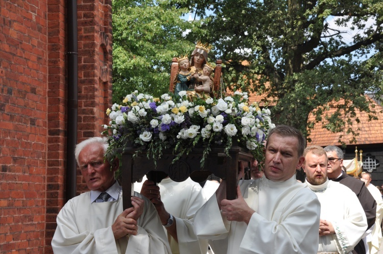 Koronacja figurki św. Anny w Oleśnie