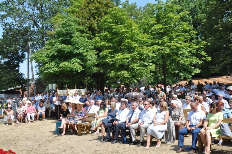 Koronacja figurki św. Anny w Oleśnie