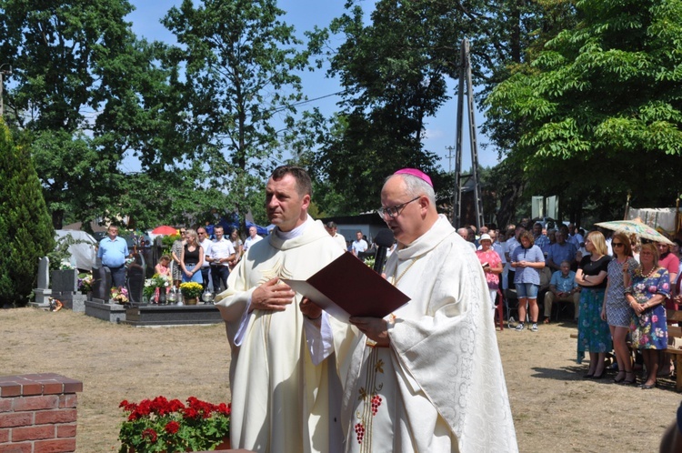 Koronacja figurki św. Anny w Oleśnie