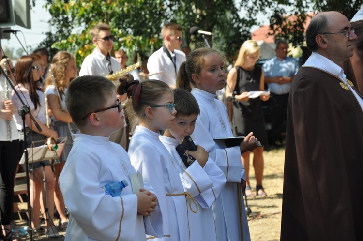 Koronacja figurki św. Anny w Oleśnie