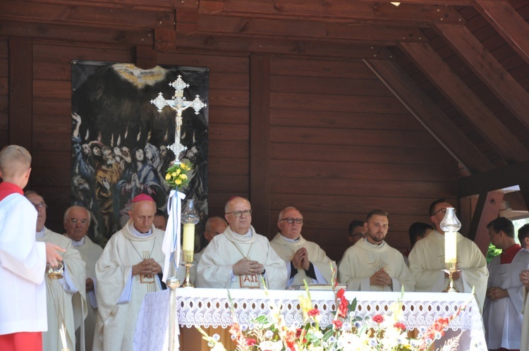 Koronacja figurki św. Anny w Oleśnie