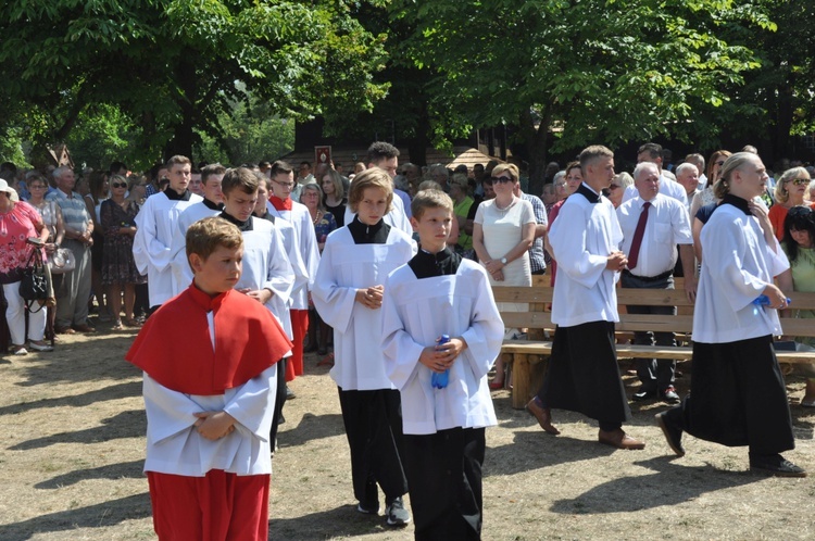 Koronacja figurki św. Anny w Oleśnie