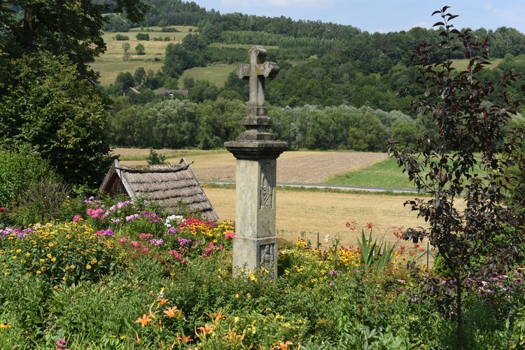 Rodzinne przędzenie w skansenie