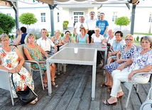 Uczestnicy spotkania z przedstawicielami Domu Opieki Dworu Biskupiego.