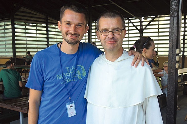 Michał Kiecoń  i o. Cezary Jenta OP.