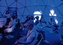 ▲	Filmy prezentowane  były w technologii  Virtual Reality.