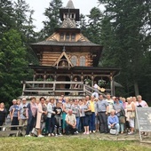 Zakopane, kaplica na Jaszczurówce. Pielgrzymka ze Stalowej Woli.