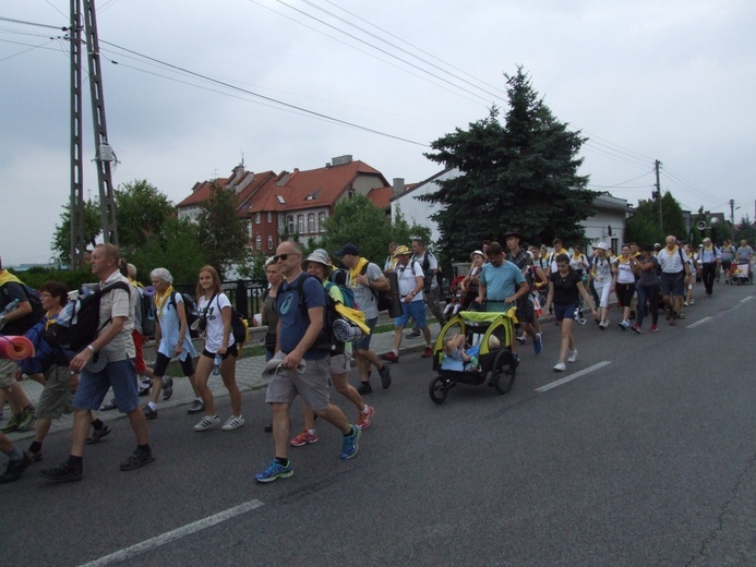 74 Piesza Rybnicka Pielgrzymka - przemarsz grup