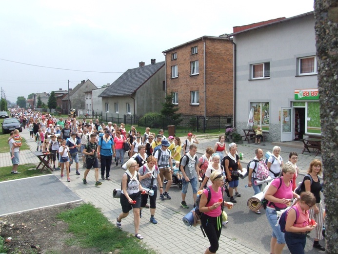 74 Piesza Rybnicka Pielgrzymka - przemarsz grup