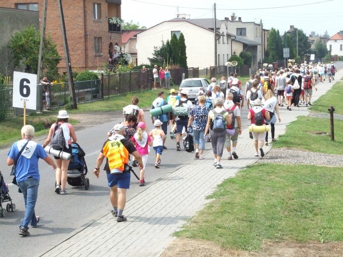 74 Piesza Rybnicka Pielgrzymka - przemarsz grup